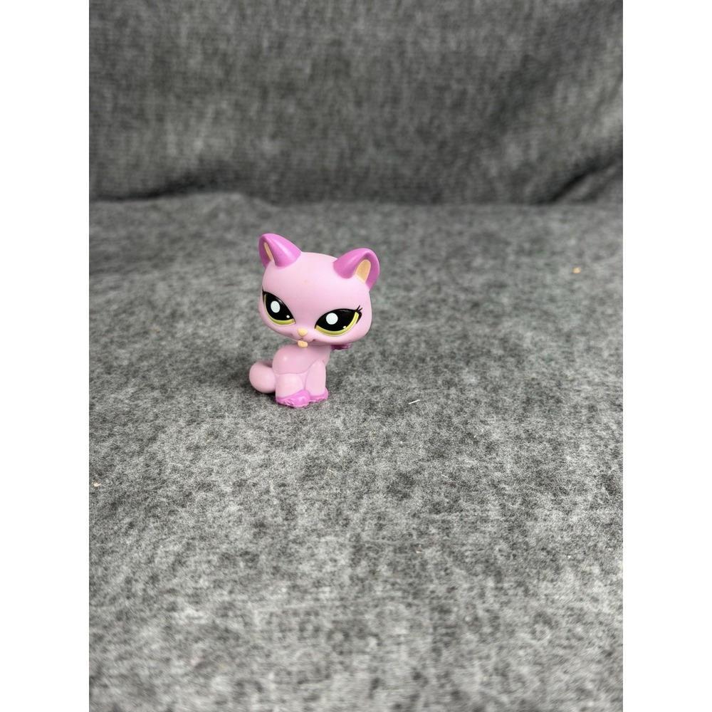 Littlest Pet Shop Pink Cat #1745 Figure Hasbro‎ Yellow Eyes 2008 LPS Toy
